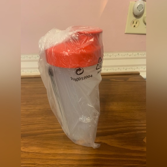 Quick Shake® Container - Picture 3 of 4